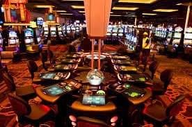 Antarmuka pemilihan meja Speed Blackjack dengan berbagai pilihan batas taruhan